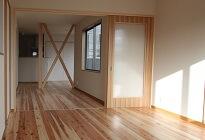 2階リビング無垢のフローリング